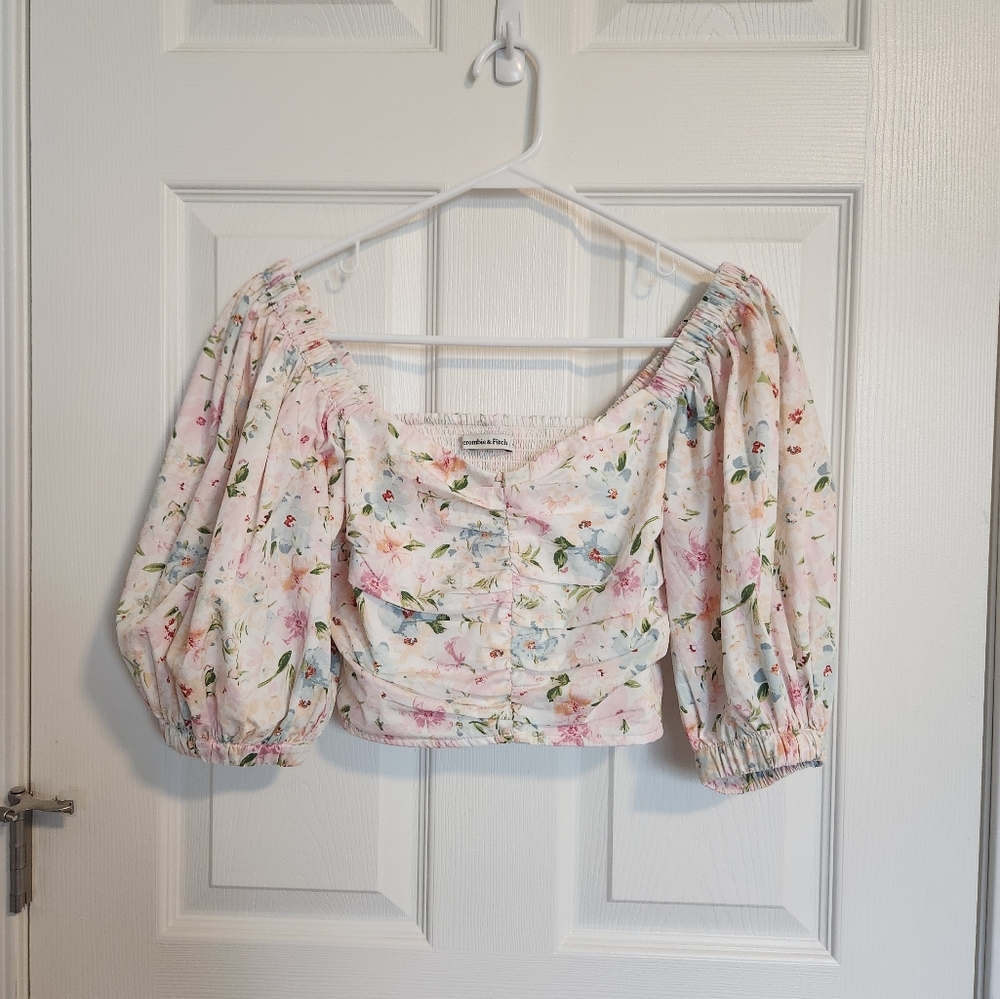 Abercrombie Cropped Puff Sleeve Top